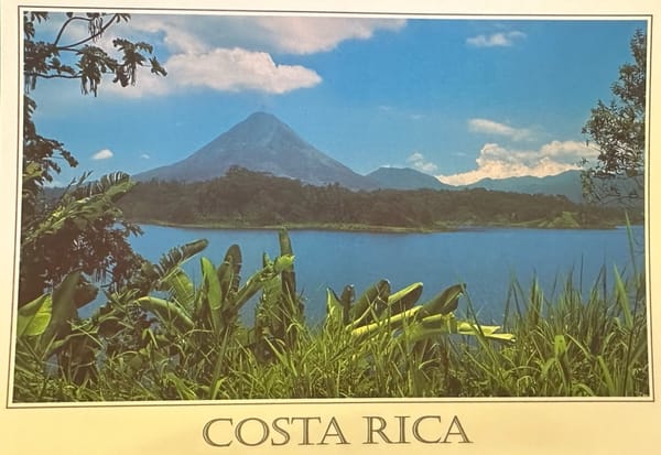 Photo of a volcano in La Fortuna, Costa Rica